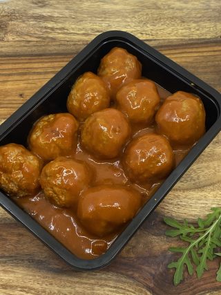 RUNDERGEHAKTBALLETJES IN TOMATENSAUS